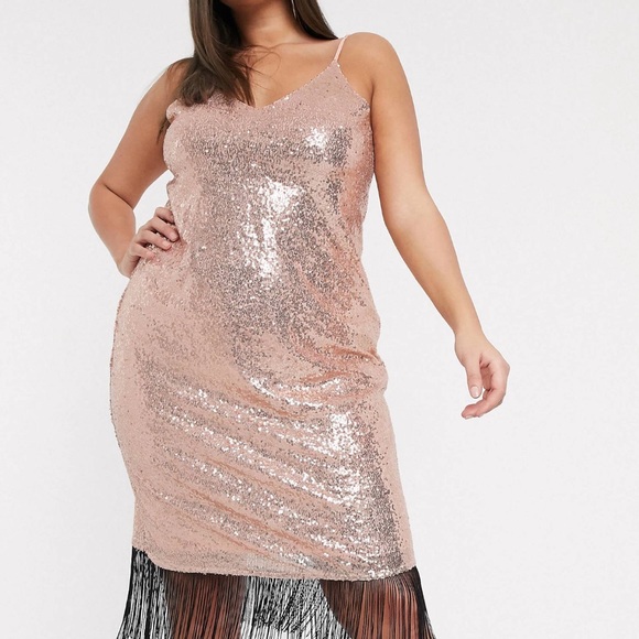 Hero slip dress with tásale hem - Picture 1 of 1